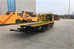 兴国非事故拖车