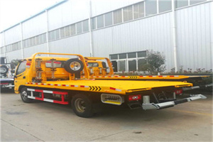 兴国附近拖车救援搭电